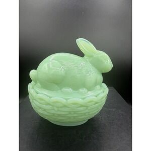 Mosser Jade Bunny on Nest – EUC 💚✨